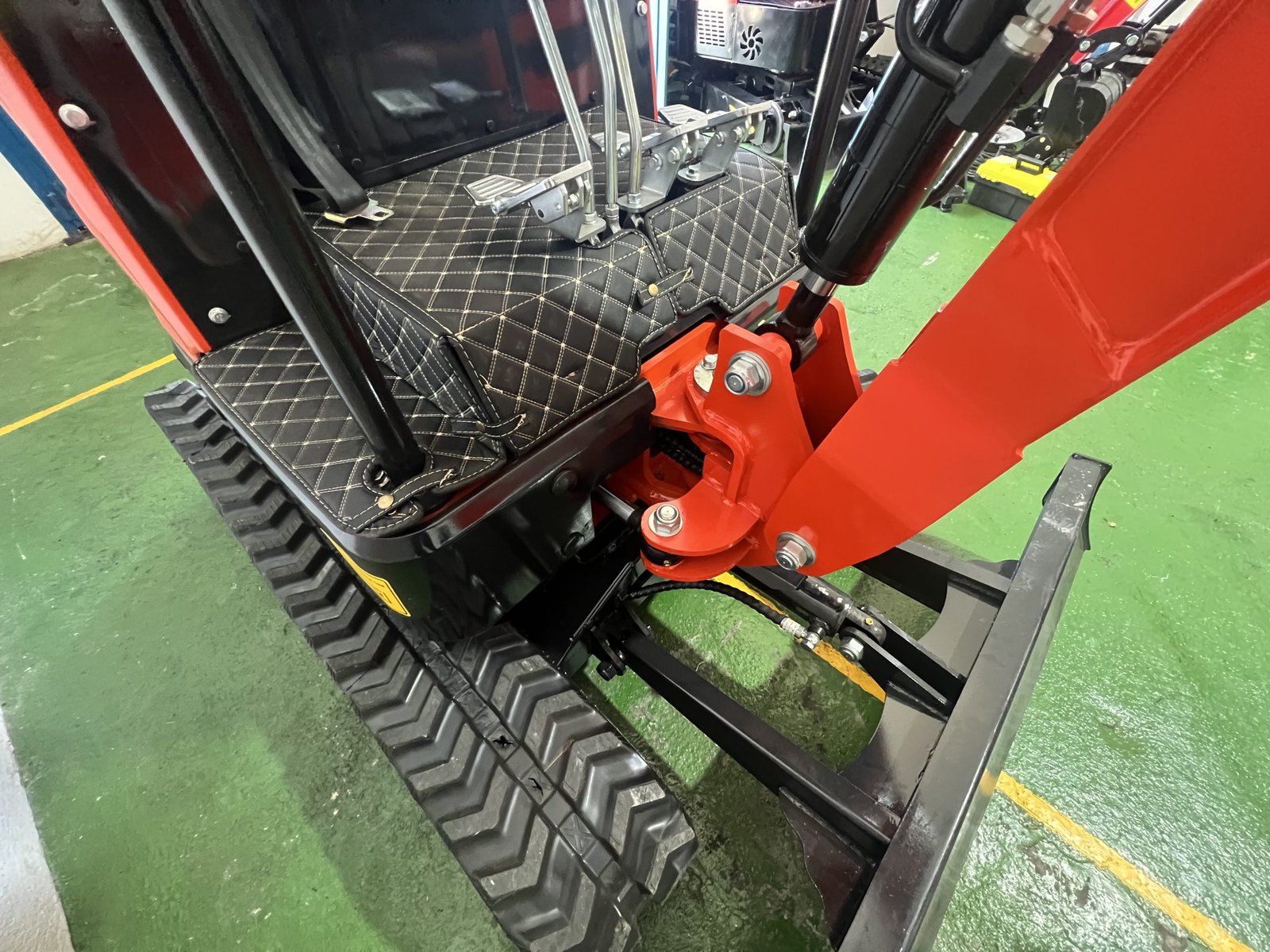 Mini Pelle Rotative BAIMSE 1800 kg, Moteur Kubota 3 Cylindres – Image 13