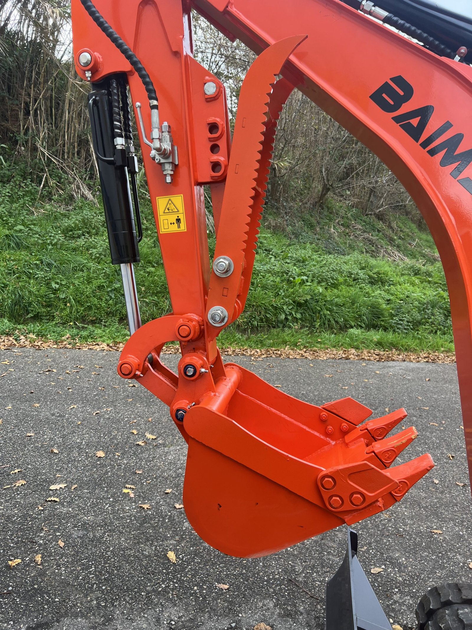 Mini Pelle Rotative Baimse 2500 kg, Moteur 3 Cylindres Kubota D1105 | Émeraude-Pelle – Image 10