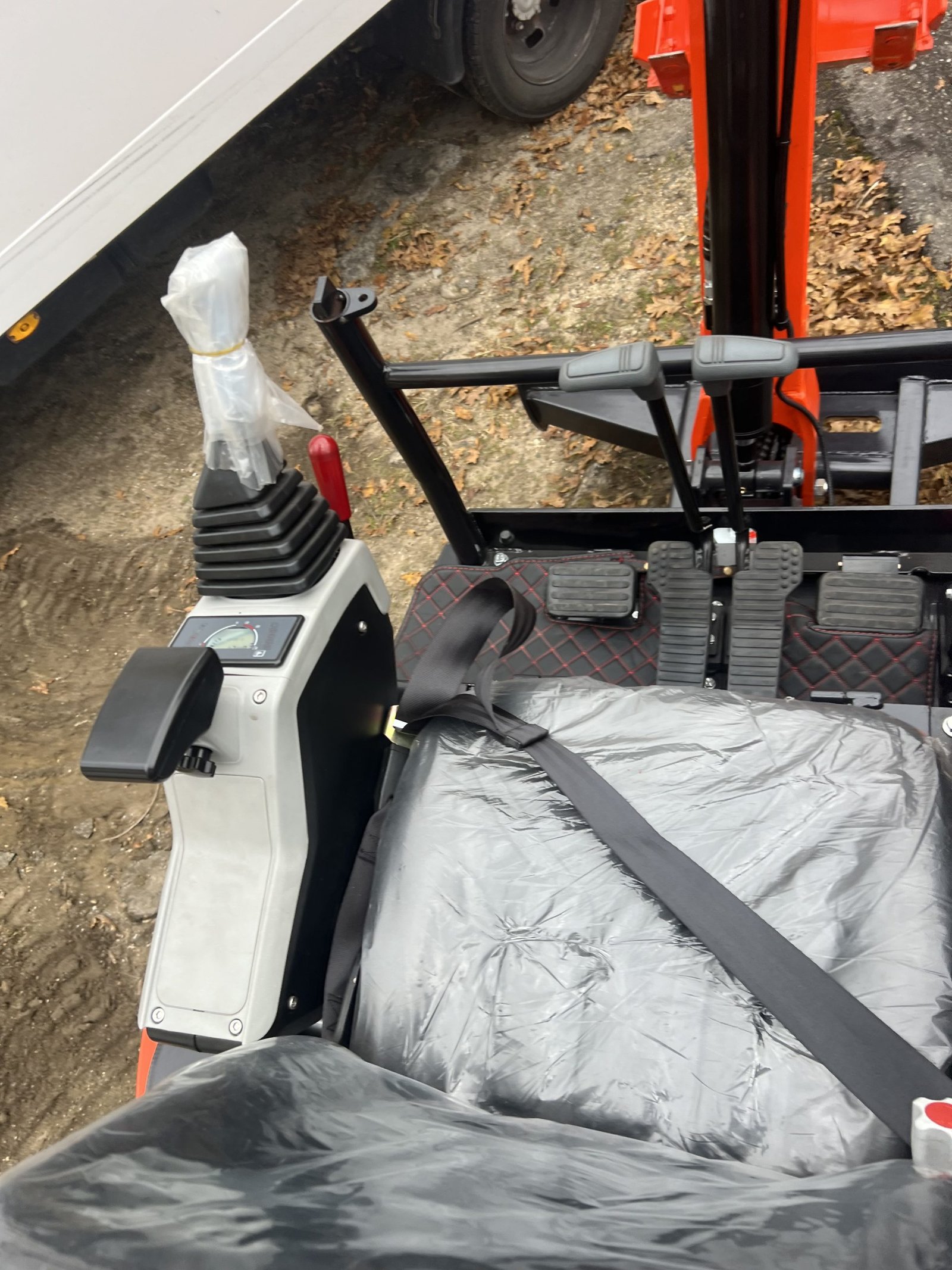Mini Pelle Rotative Baimse 2500 kg, Moteur 3 Cylindres Kubota D1105 | Émeraude-Pelle – Image 12