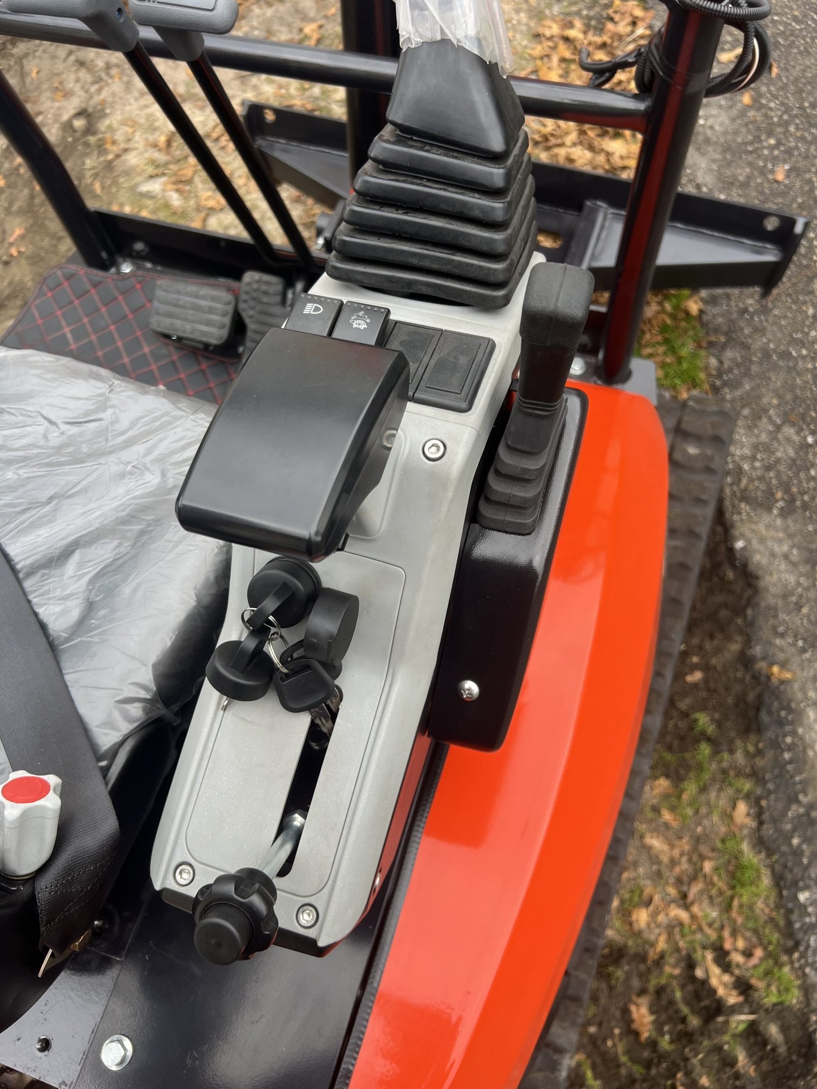 Mini Pelle Rotative Baimse 2500 kg, Moteur 3 Cylindres Kubota D1105 | Émeraude-Pelle – Image 16