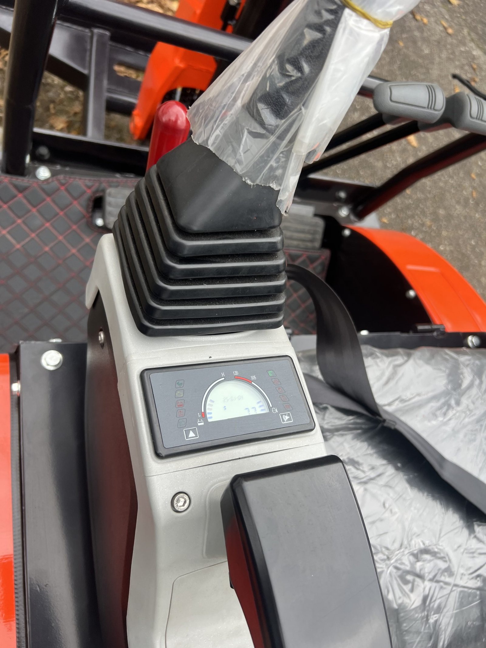 Mini Pelle Rotative Baimse 2500 kg, Moteur 3 Cylindres Kubota D1105 | Émeraude-Pelle – Image 18