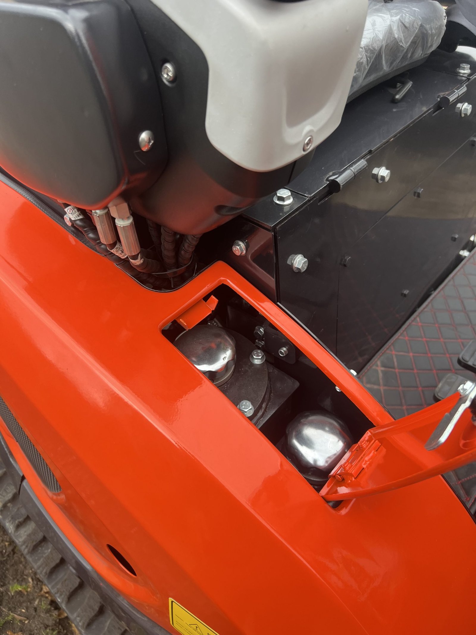 Mini Pelle Rotative Baimse 2500 kg, Moteur 3 Cylindres Kubota D1105 | Émeraude-Pelle – Image 23